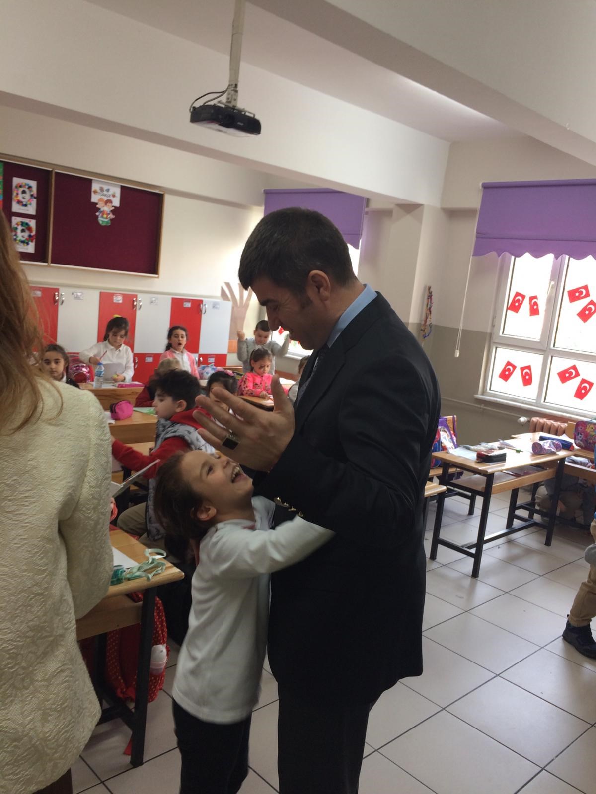 Kaymakamımız Sayın Önder BAKAN Bernar Nahum İlkokulu'nu